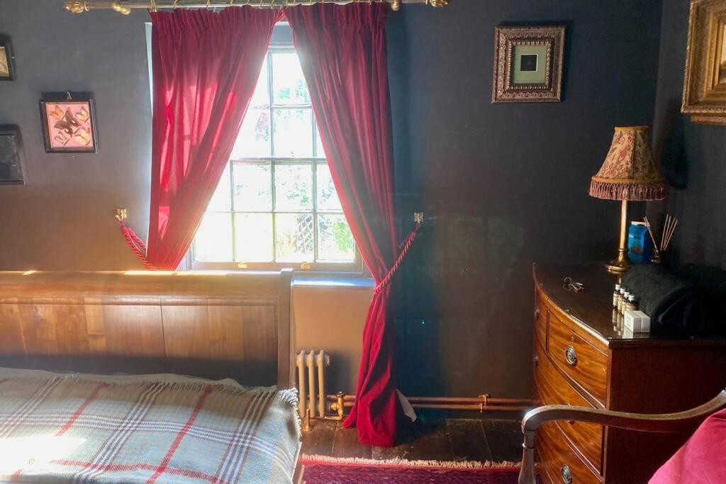 Ferienwohnung 17Th Century Boutique Getaway In The Countryside Martin Mill Exterior foto