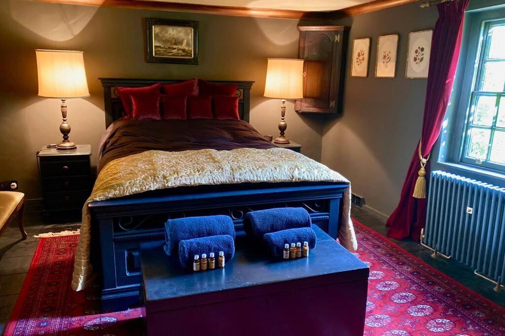 Ferienwohnung 17Th Century Boutique Getaway In The Countryside Martin Mill Exterior foto